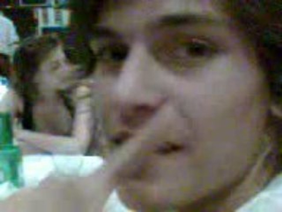 el saludo de Andres (Bruno) en patito feo para javier.