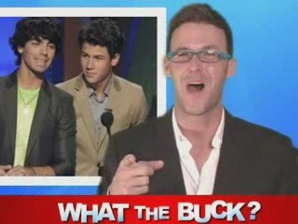 Miley Cyrus HUMPS ICE CREAM TRUCK! Teen Choice Awards 2009