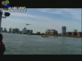 Fiume Hudson: il momento dell'impatto filmato da un italiano