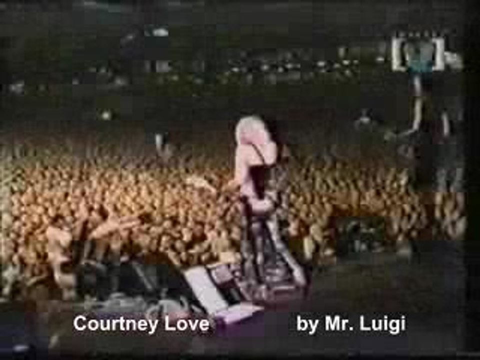 Courtney Love - Naked in Concert