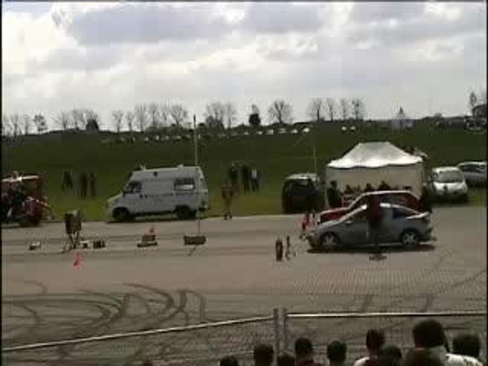 Run Golf 16T VS Opel Tigra