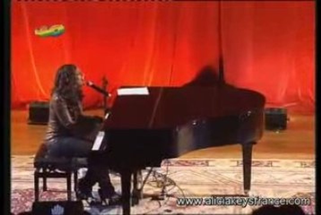 Alicia Keys - The Thing About Love (Live Concert Acoustic )