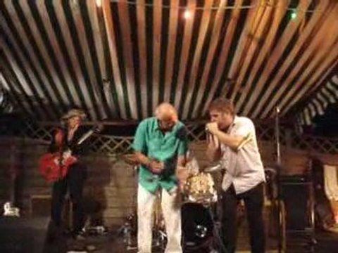 05 - Flyin' Saucers - Le Canon - 05 08 2009