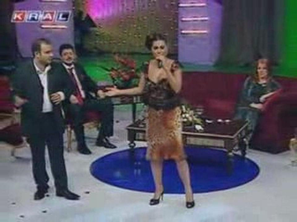 Uğur Karakuş Ben Seni Çok Sevdim Dinleizleindir.Blogspot.Com