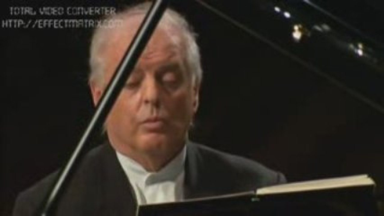 Schubert  Winterreise  Das Wirtshaus - Quasthoff, Barenboim