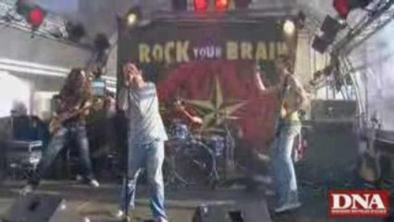 Baby Brings Bad News concert scene off foire aux vins colmar