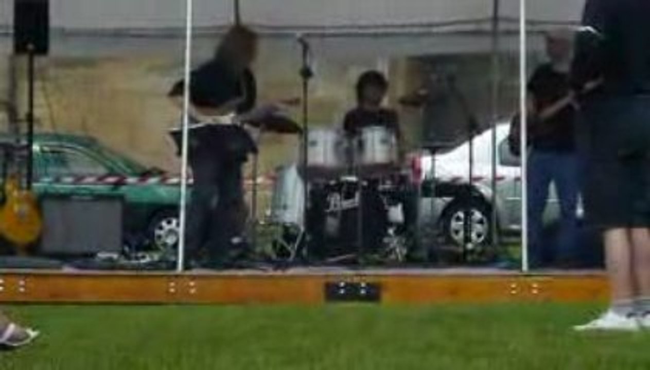 Black Cat Bone Another brick in the wall