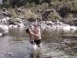 Arthur et papa à la rivière ( Corse )