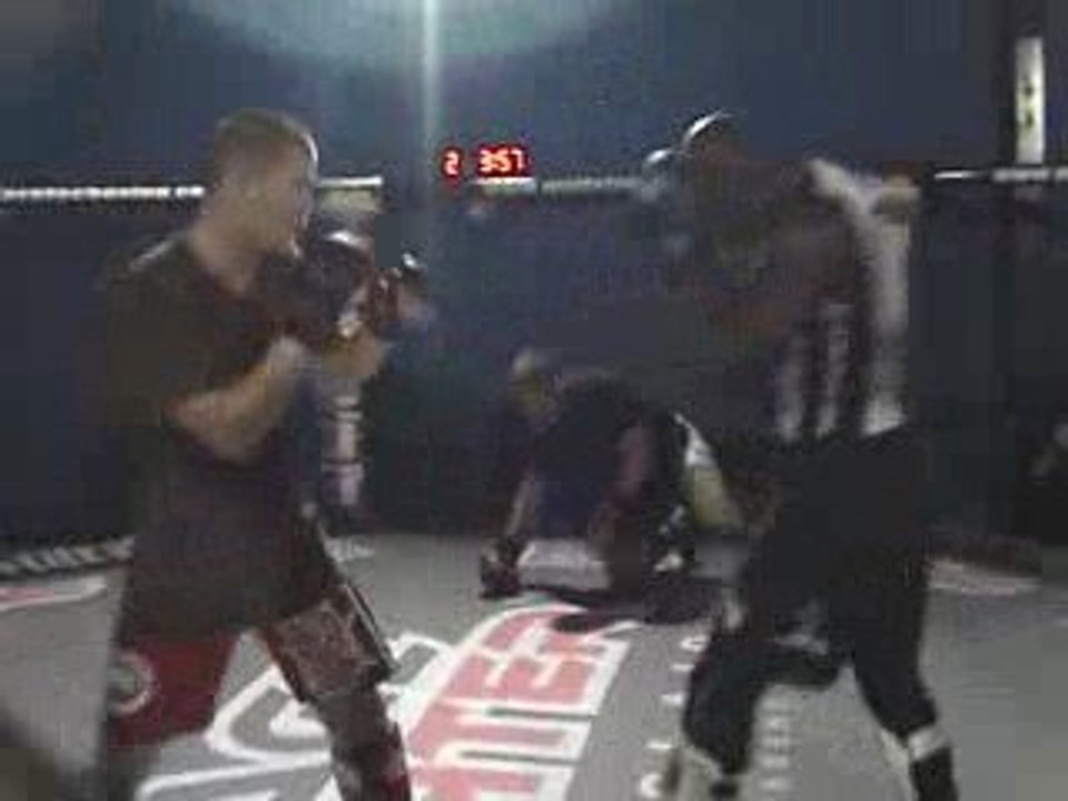 Cheick Kongo Training with Michael Bisping & Teammates @ Wol