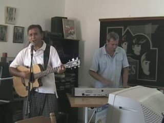 ערב שירה בציבור וריקודים עם קובי הדר