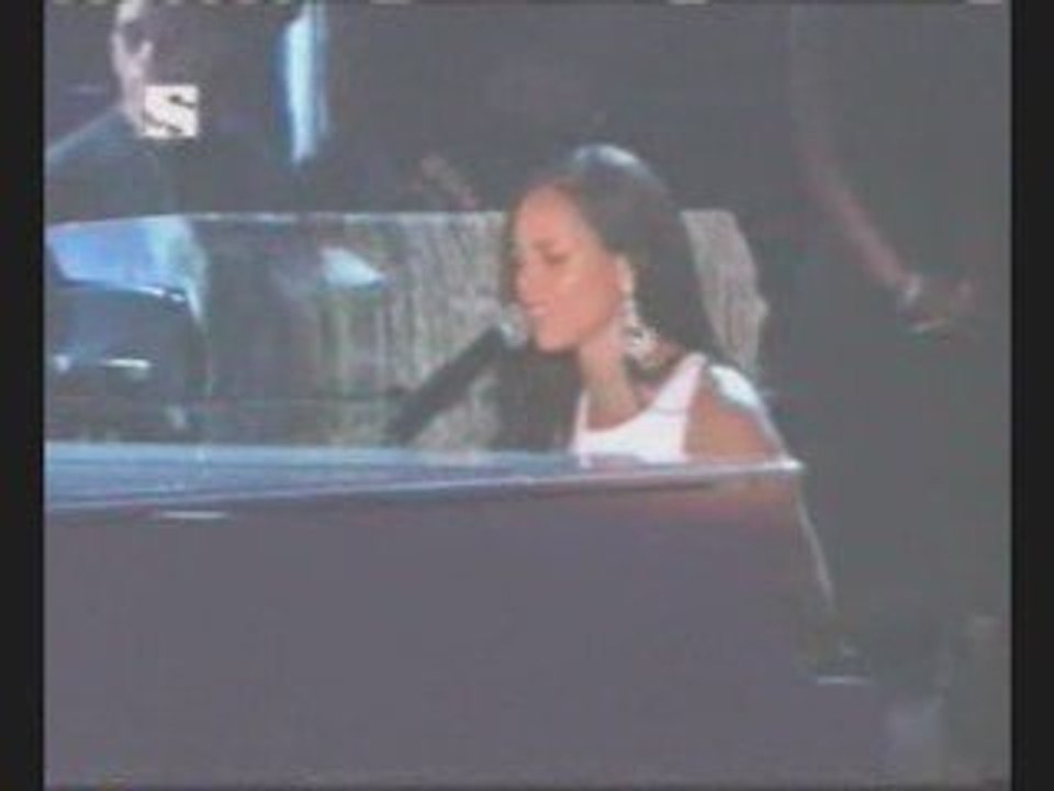 Alicia Keys live grammys 2005
