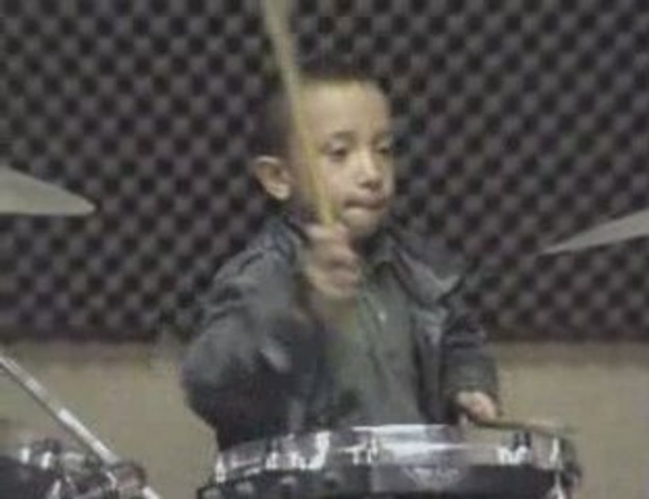 Jeune batteur  armand  6 ans