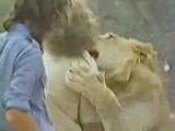 Christian the Lion- Reunion with men who looked after him!