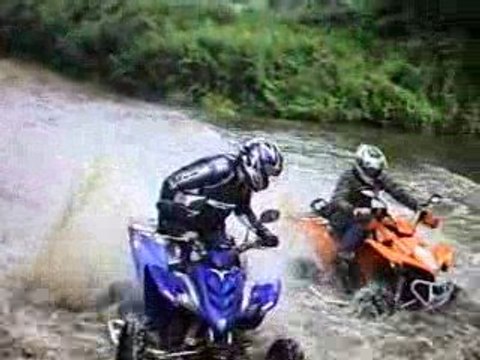 Rando Quad dans la vienne avec mon scrambler et mon assos