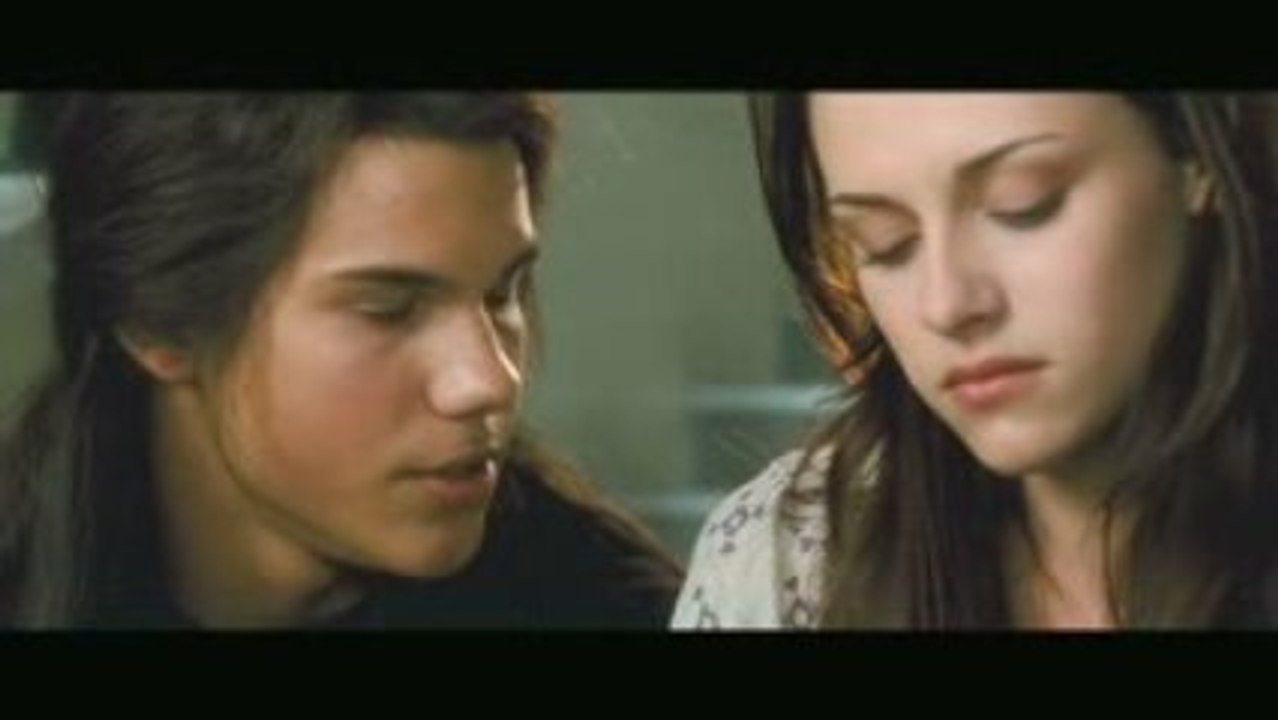 Twilight 2 New Moon New Trailer VO
