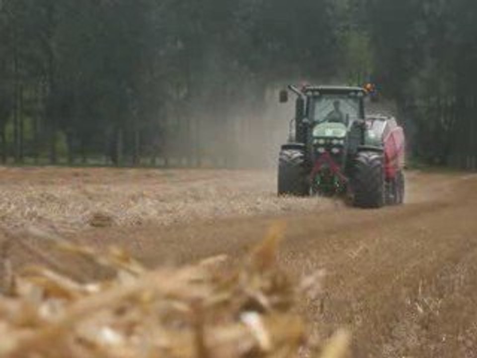 Evrard au pressage & ramassage de la paille 09