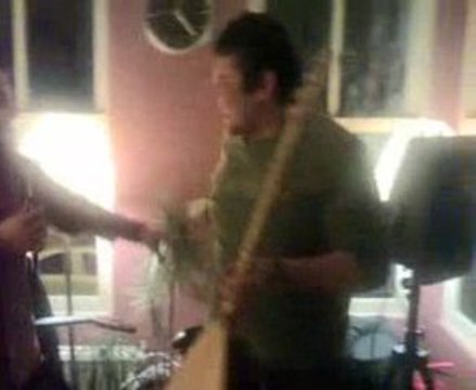 Serdar Sevinç - Gitar & Saz & Makara (Sahne Performansı)