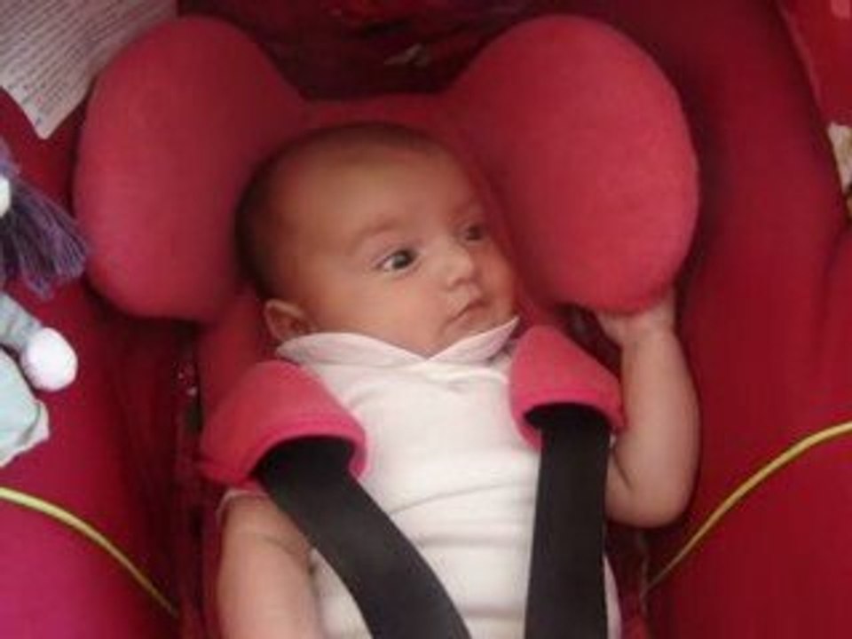 Isis, sourit , août 2009