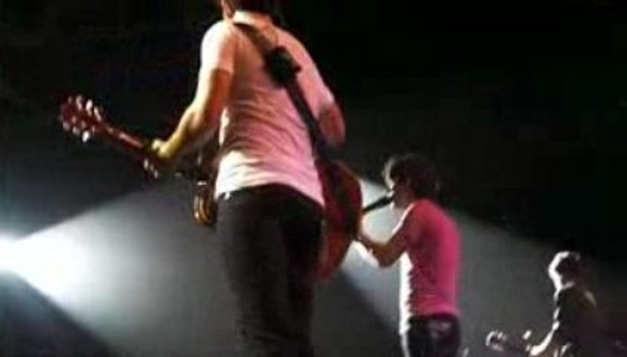Gotta find you Jonas Brothers 14.06.09 Zénith Paris