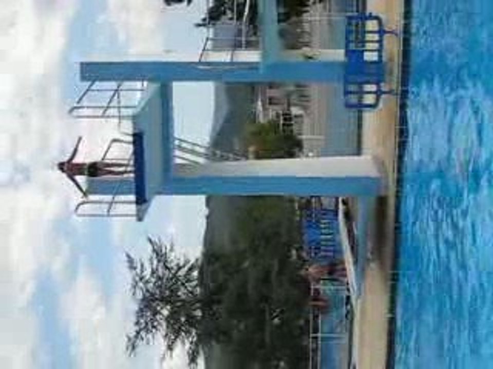 moi au plongeoir de gap des 5 mètres