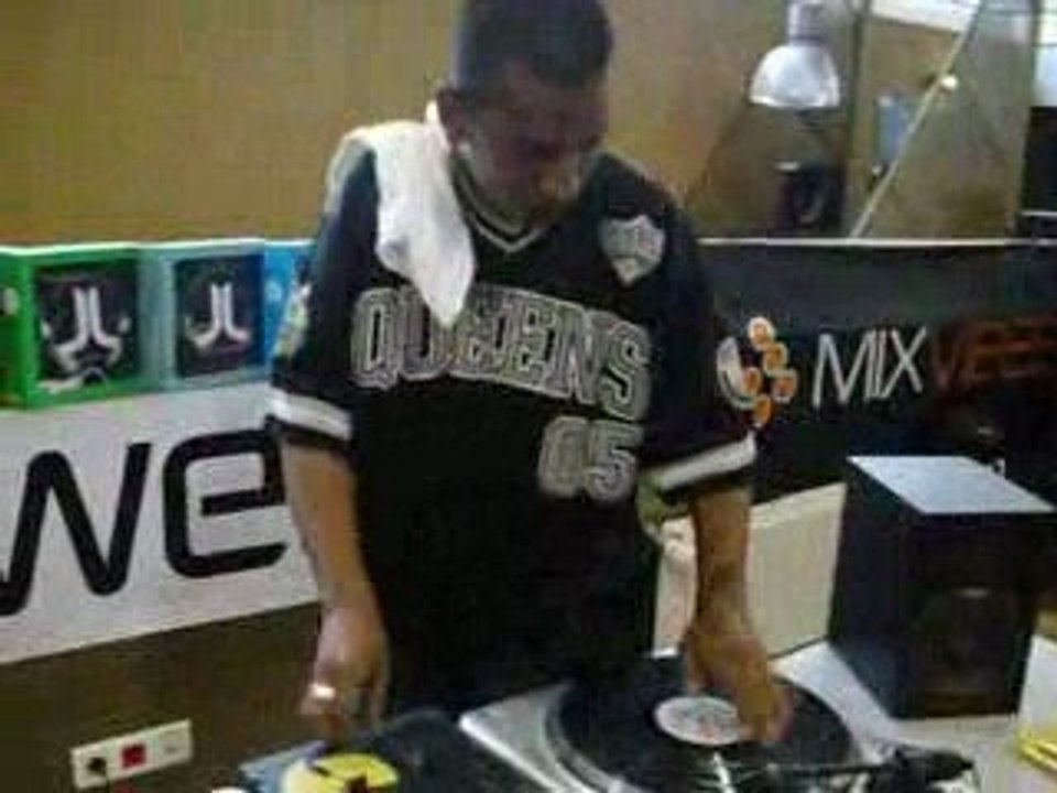 DJ D KAL DEMO SCRATCH AUX DJ DAY 2009