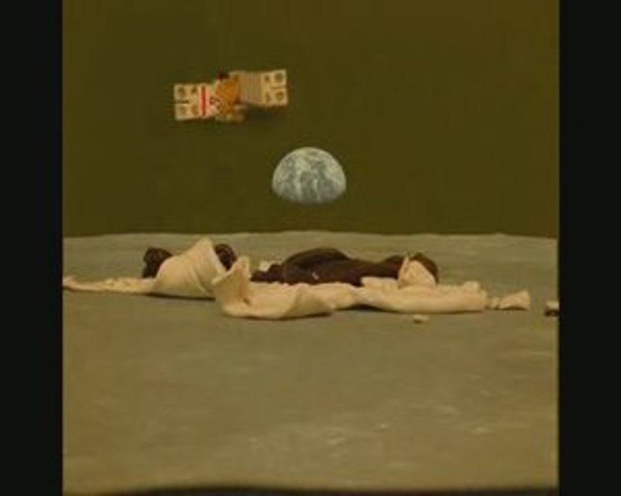 We walk on the Moon !