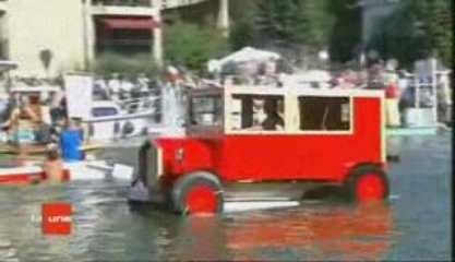 Dinant : régate de baignoires...