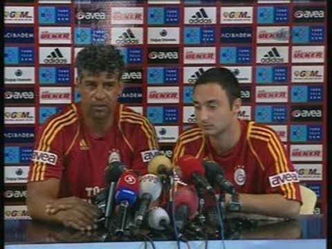 Rijkaard UEFA Avrupa Ligi Maçı Öncesi Basın Toplantısı
