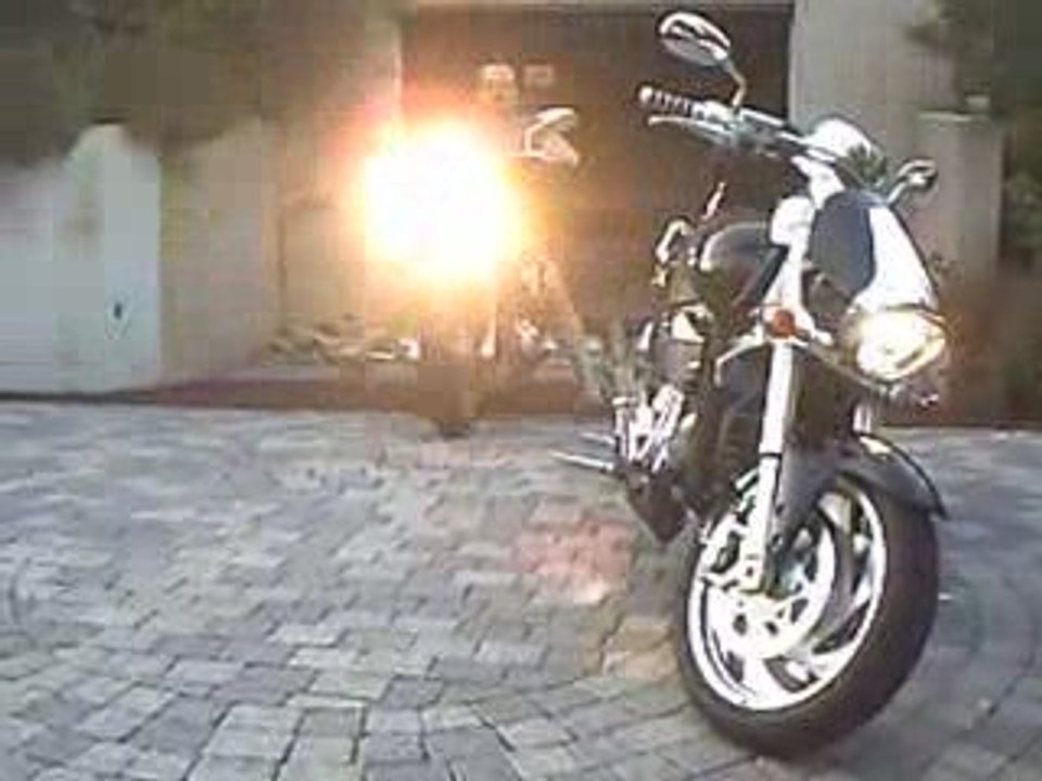 1800 R pots d'origine perforés VS pots Cobra swept