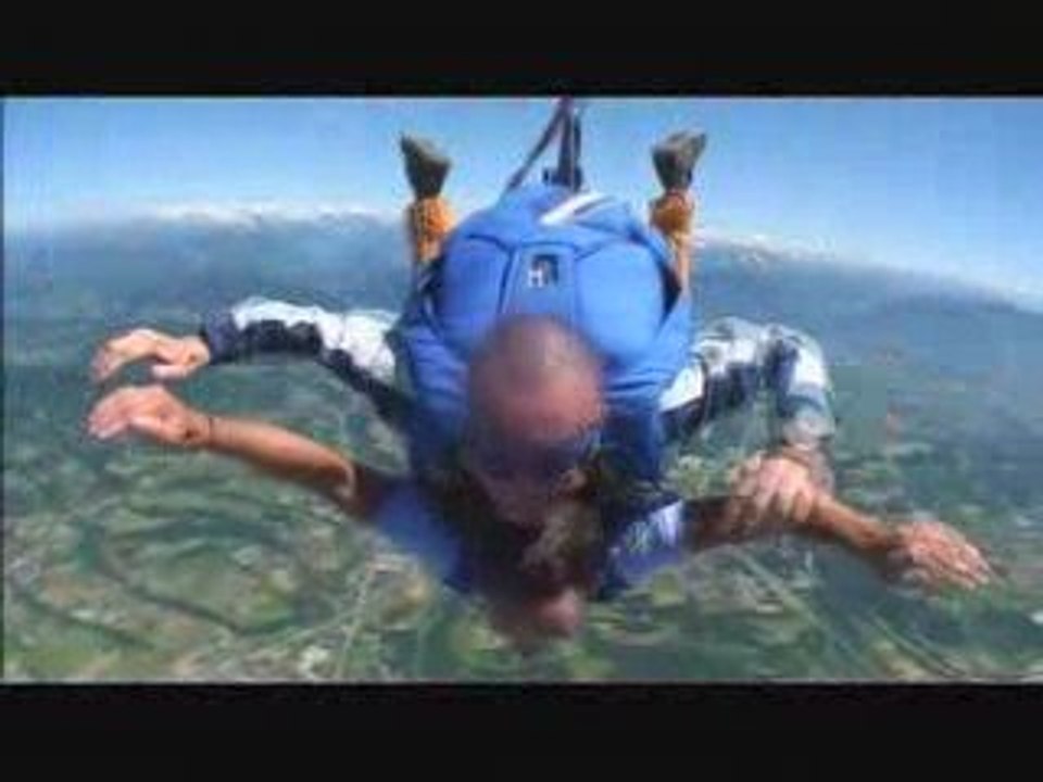 Thierry saute en parachute