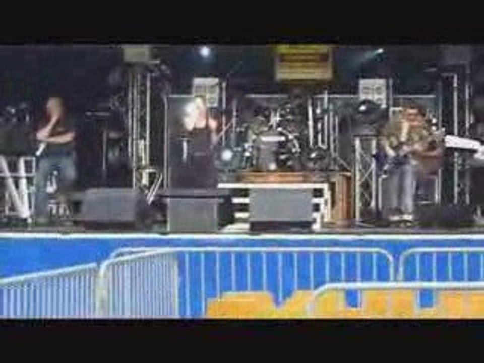 Perrine - Un ange frappe à ma porte