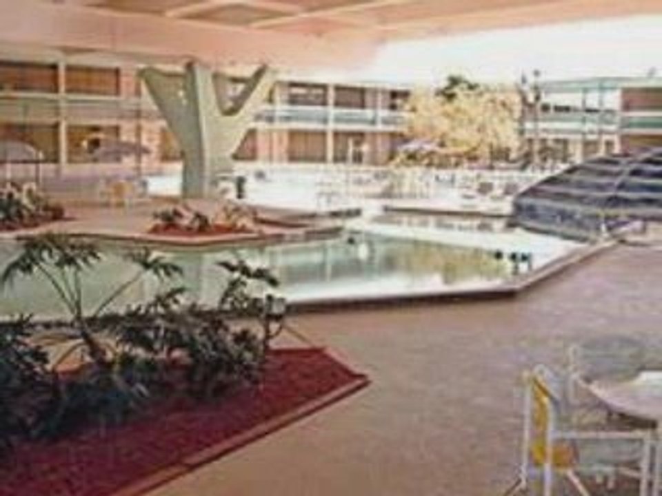 Hostels247.com-Champions World Resort Hotel in Orlando Video