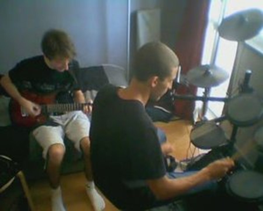 Chaos theory covering "Chop Suey" by SOAD