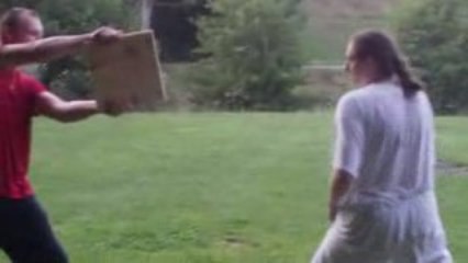 Jen - Retour en arrière et casse de planche