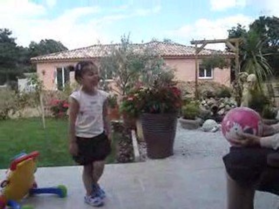 fou rire de dingue maeva et mamie josette