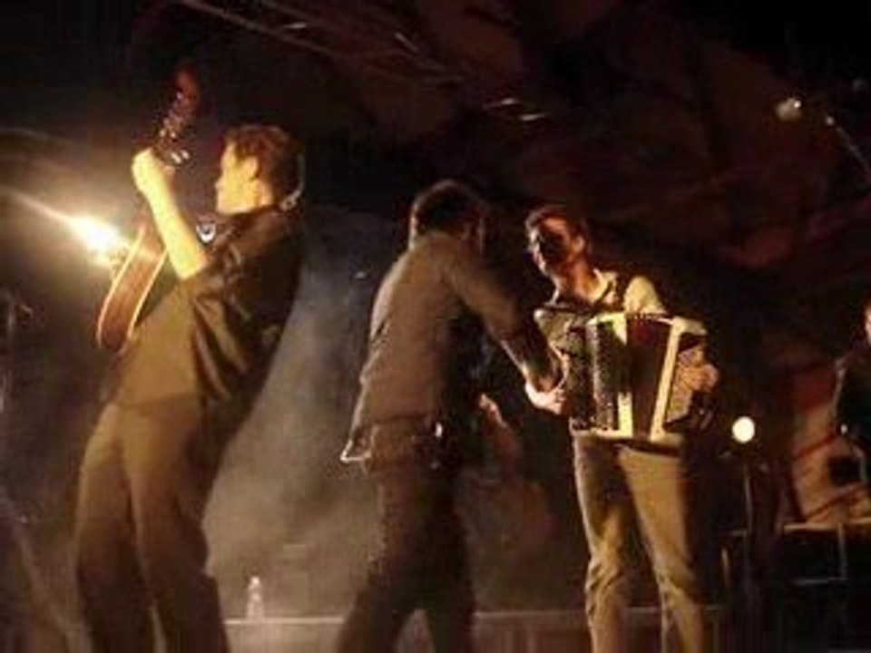 LES MOTS D'AMOUR - DEBOUT SUR LE ZINC