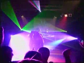 Rotterdam Terror Corps Live ça c'est du hardcore :)