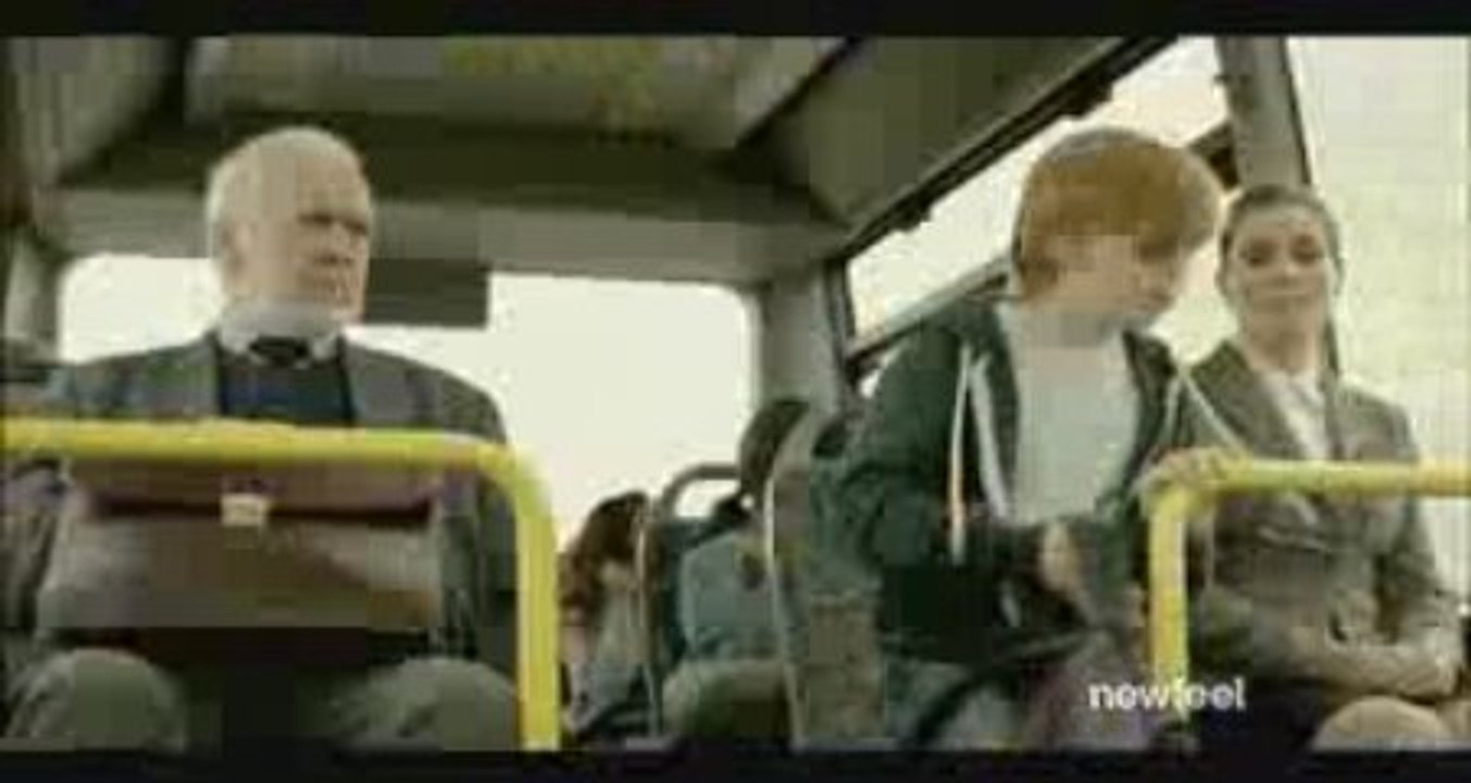 Tookepar Newfeel Pub TV La chaussure enfant cuir qui va vite