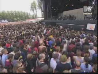 Queens Of The Stone Age Feat Dave Grohl - No One Knows  Live