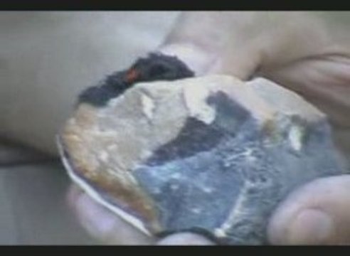 Faire du Feu comme nos ancêtres - Acier+silex(2/2)