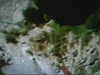 Max saute a l'elastique ^.^