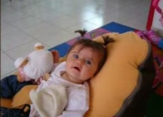 voici ines qui sourie.