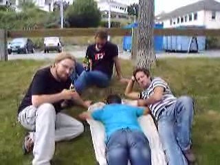 Les emmerdeurs professionnels