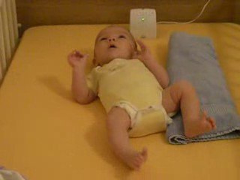 bebe et le mobile