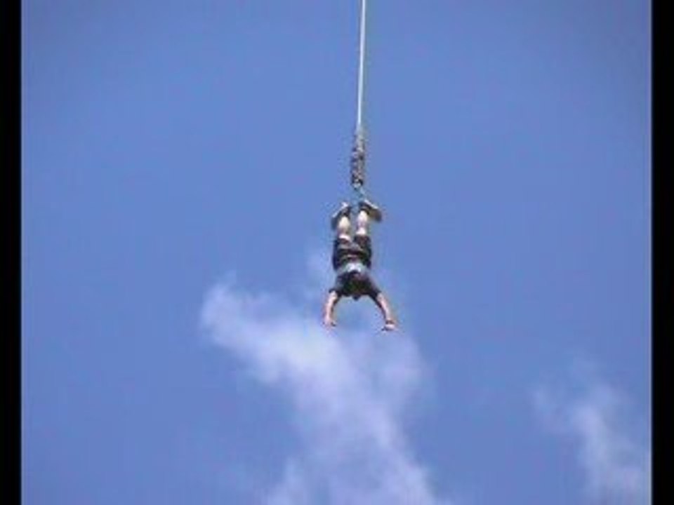 Saut à l'élastique Bungy (140m) - Dahu - Les 2 Alpes
