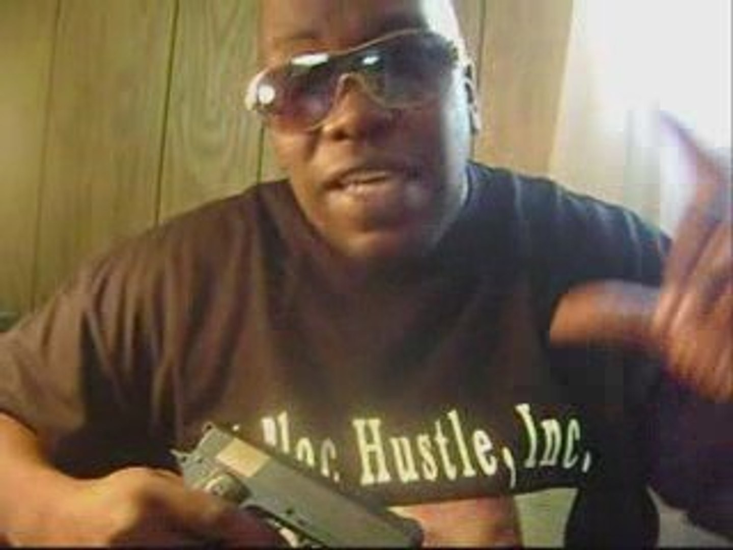 ⁣MR MIKE VS EMINEM