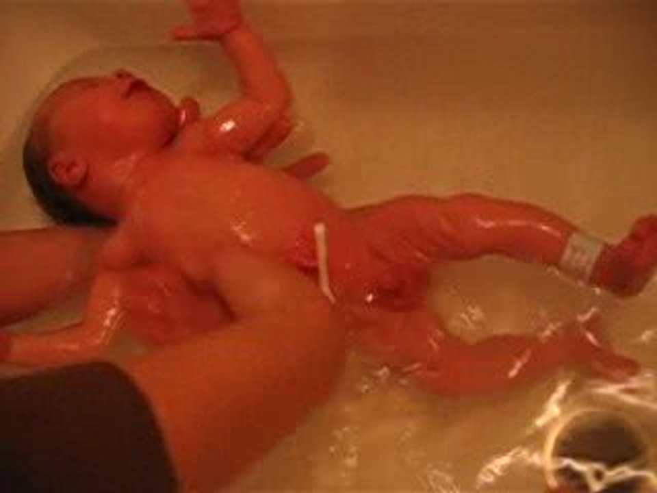 Arsène dans le bain, à 2 jours...