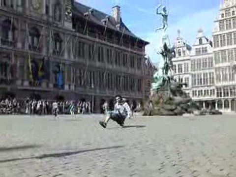 Bboy Keziah Mehdi - ANVERS BELGIUM 2009 - Break 2