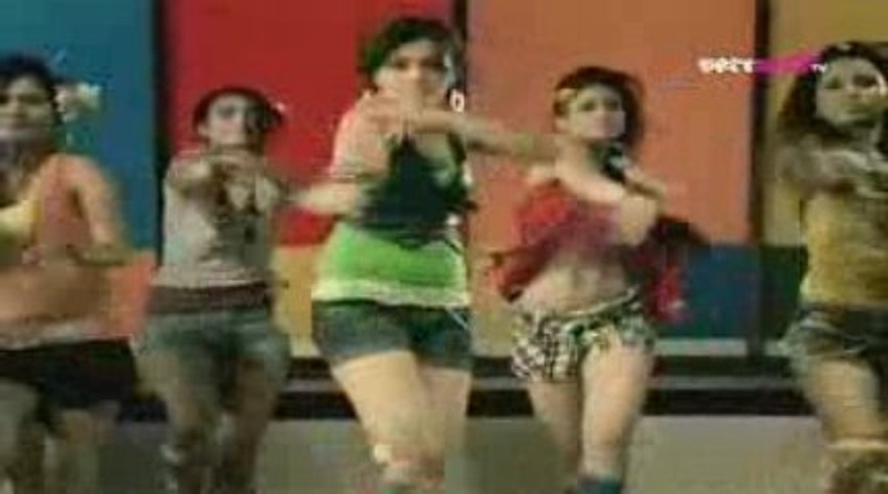 Miss Pooja Ft. Rishi Rich - Kise De Naal Pyar