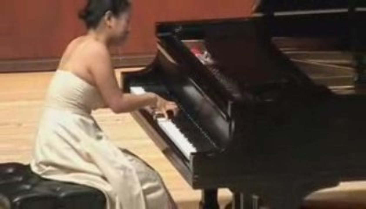 Melody Ouyang Plays Schumann Traumerei